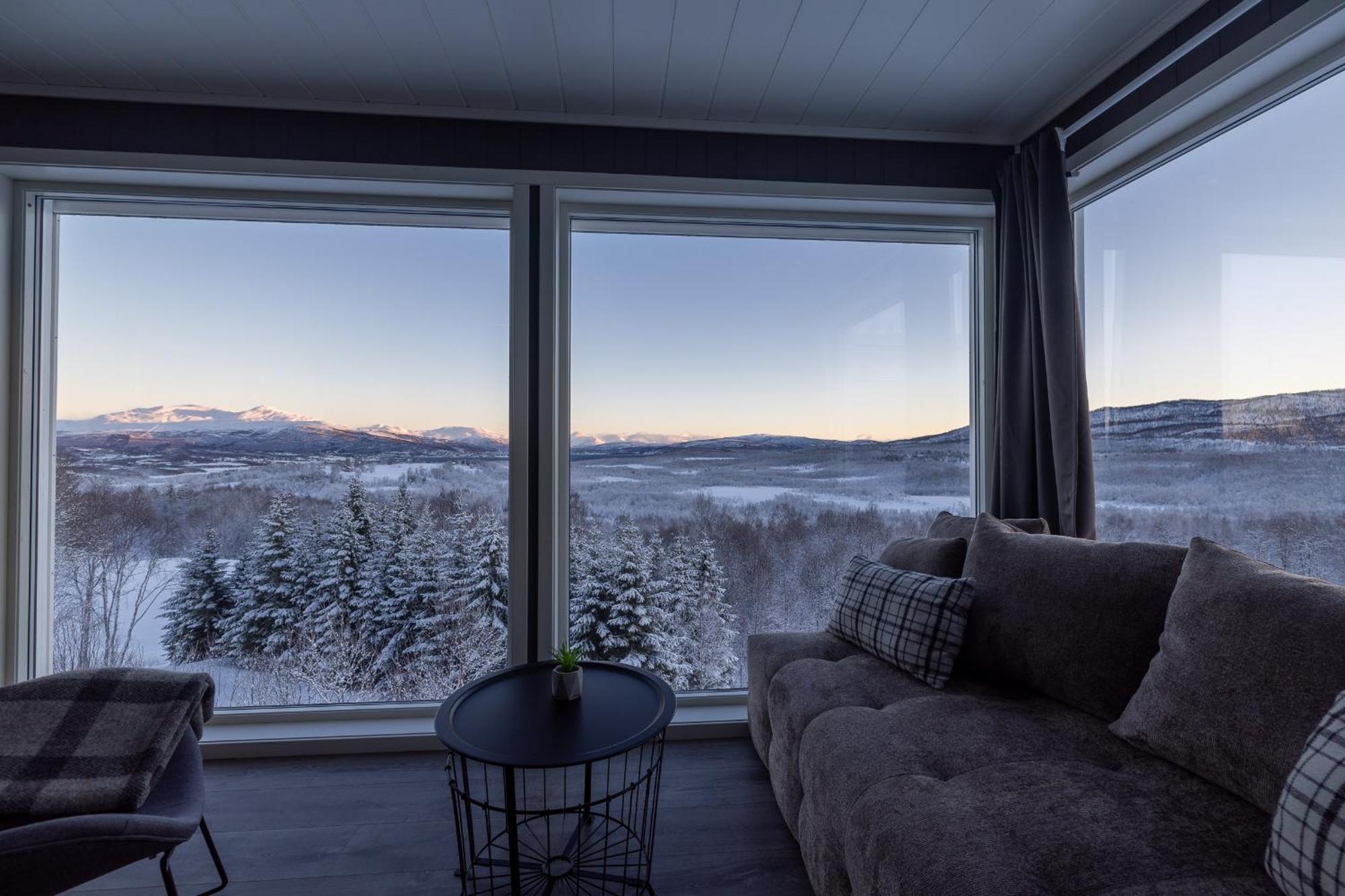Aurora Borealis Observatory * Silsand