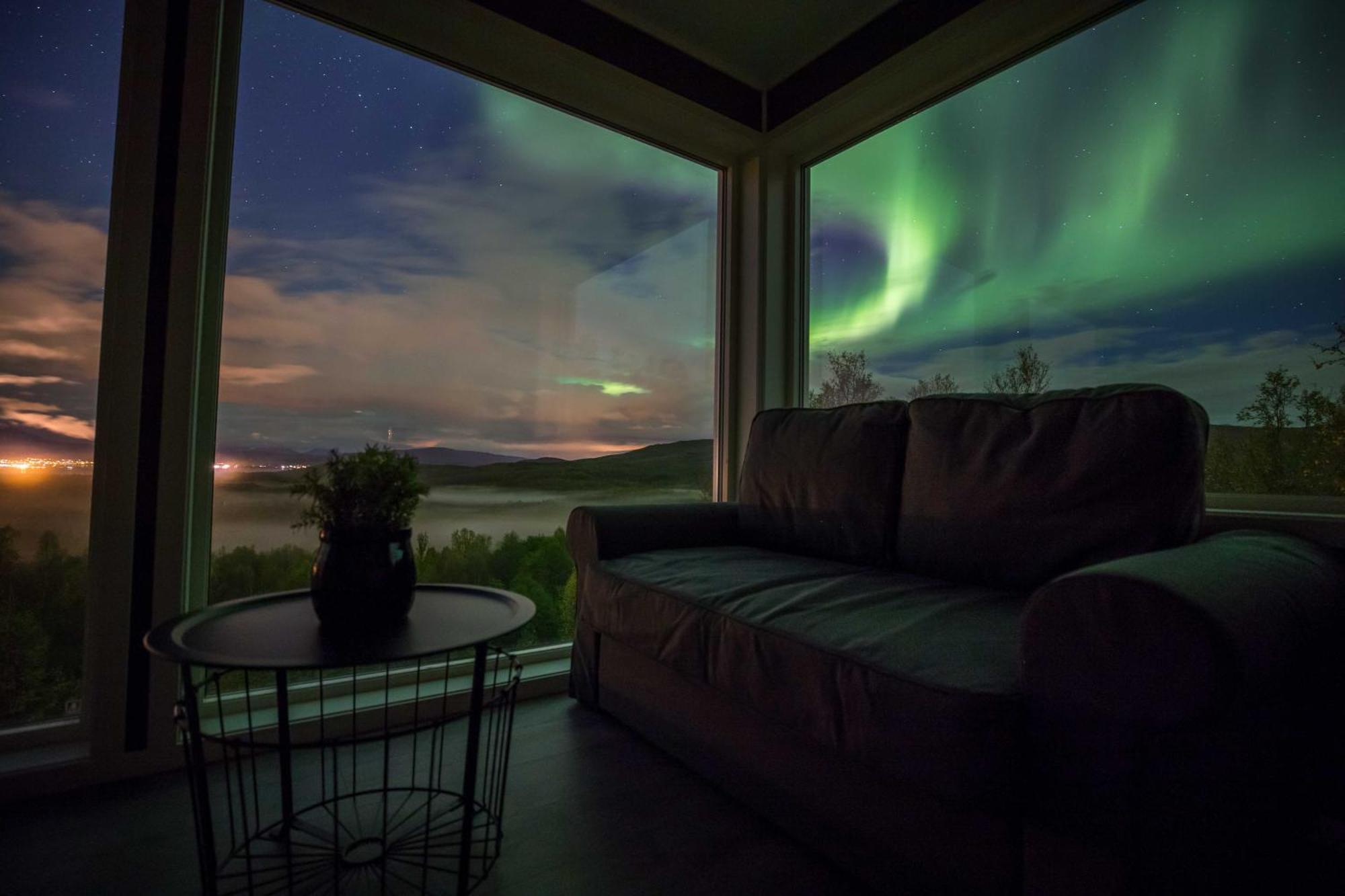 Aurora Borealis Observatory * Silsand